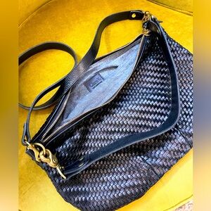 EUC Clare V Moyen Messenger in black zig zag